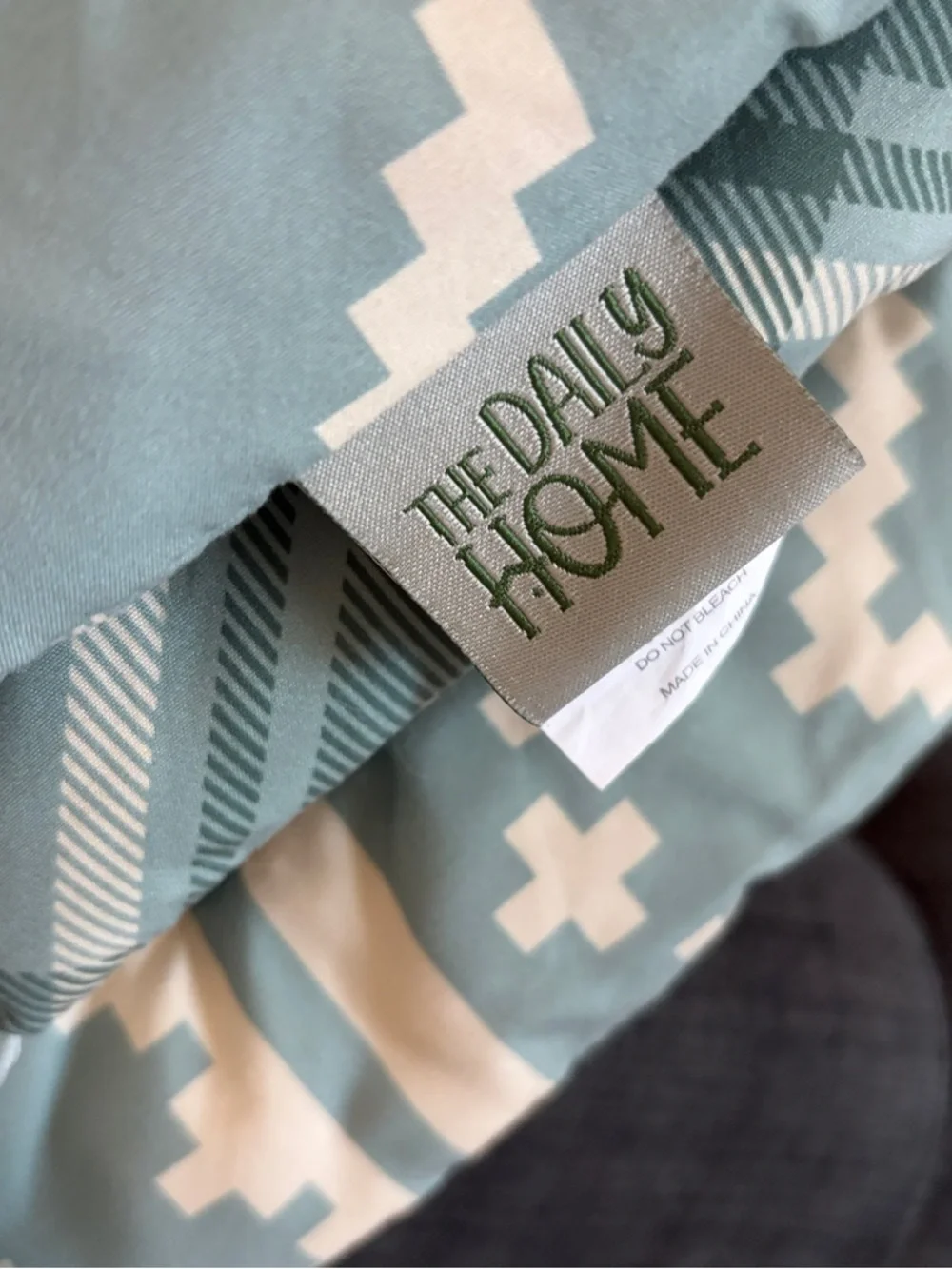 The Daily Grind Reversible Geometric Throw Blanket Teal and Cream /Book (New)